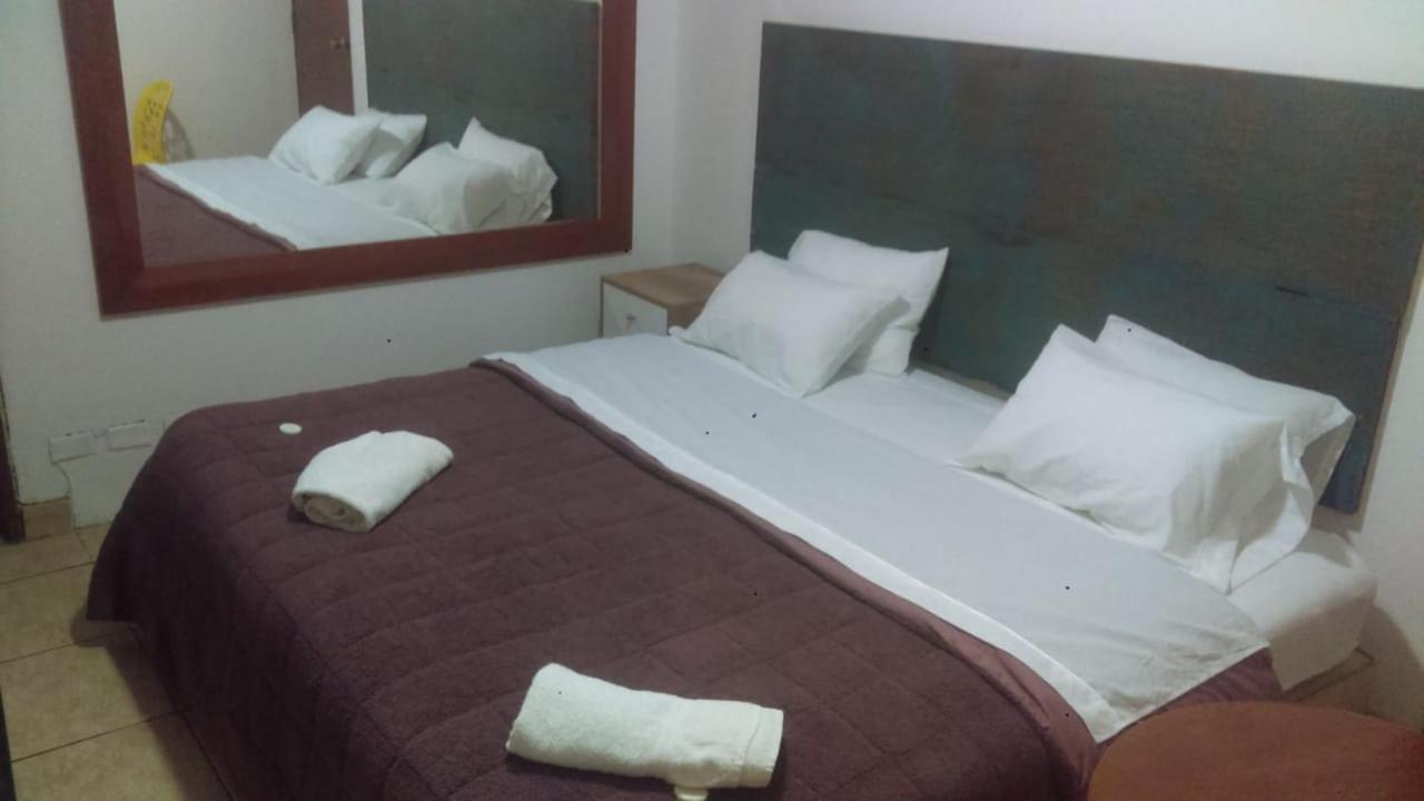 Hostel Duque De Villa リマ エクステリア 写真